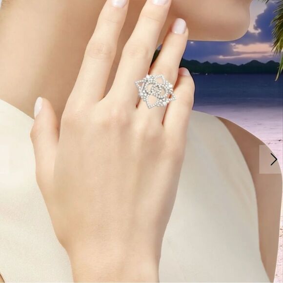 Gucci Interlocking GG Silver Crystal Multi Finger Ring - Picture 3 of 6